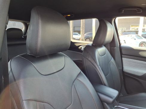 Used 2023 Jeep Compass Latitude image 20