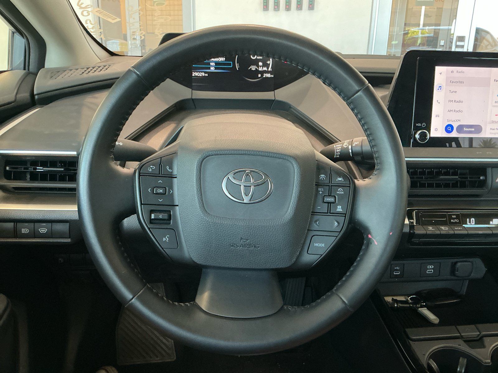 Certified 2025 Toyota Prius LE FWD image 9