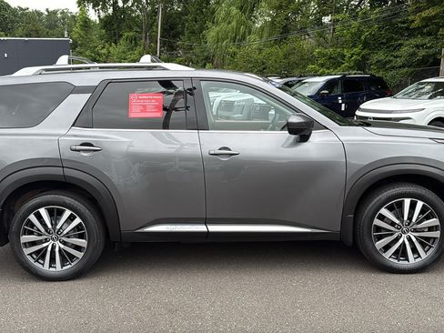 Certified 2022 Nissan Pathfinder Platinum w/ Cargo Package AWD/4WD image 27