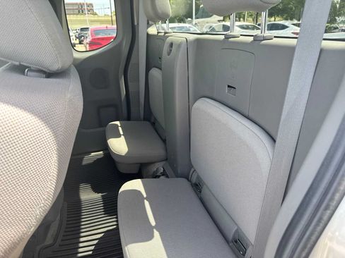 Used 2013 Nissan Frontier S w/ S Preferred Pkg RWD image 9