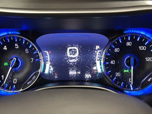 Used 2023 Chrysler Pacifica Touring-L w/ Uconnect Theater Family Group AWD/4WD image 17