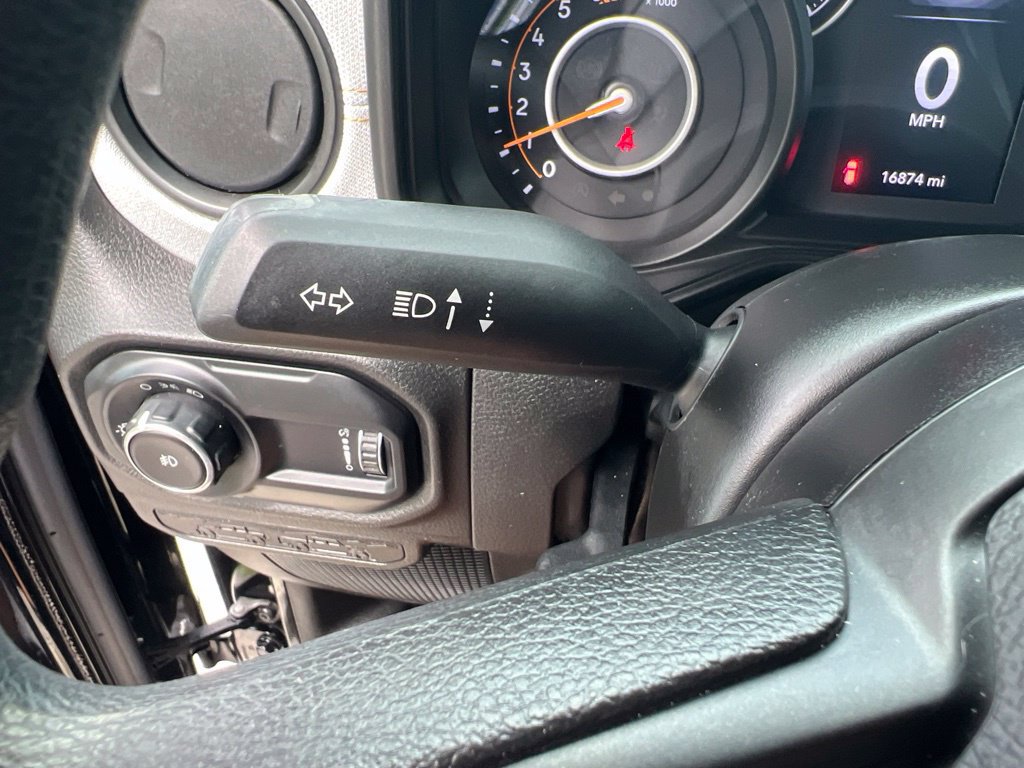 Used 2025 Jeep Wrangler Sport AWD/4WD image 36