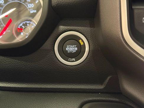 New 2026 RAM 1500 4x4 Crew Cab image 23