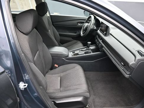 Certified 2023 Honda Accord EX image 25