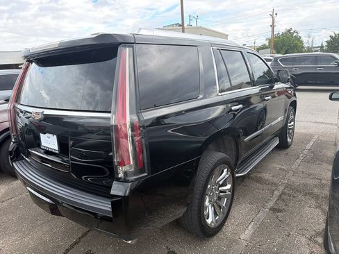 Used 2019 Cadillac Escalade Luxury w/ LPO, Radiant Package RWD image 10