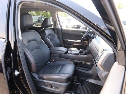 Used 2023 Nissan Pathfinder Platinum w/ Lighting Package (N92) AWD/4WD image 28