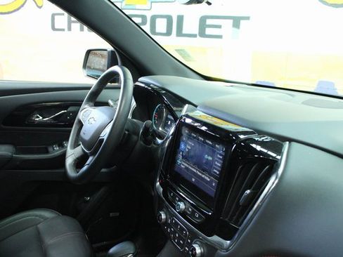 Used 2023 Chevrolet Traverse RS image 10