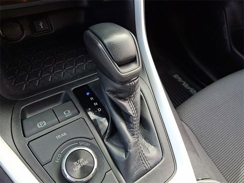 Certified 2020 Toyota RAV4 LE image 15
