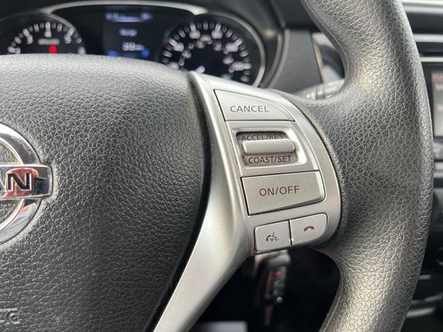 Used 2016 Nissan Rogue S image 13