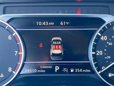 Used 2025 Nissan Rogue SV image 16