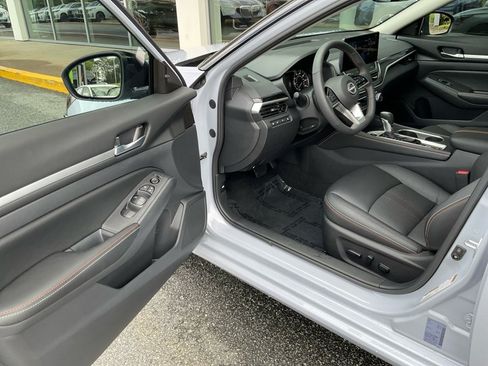Used 2026 Nissan Altima 2.5 SR w/ SR Premium Package FWD image 35