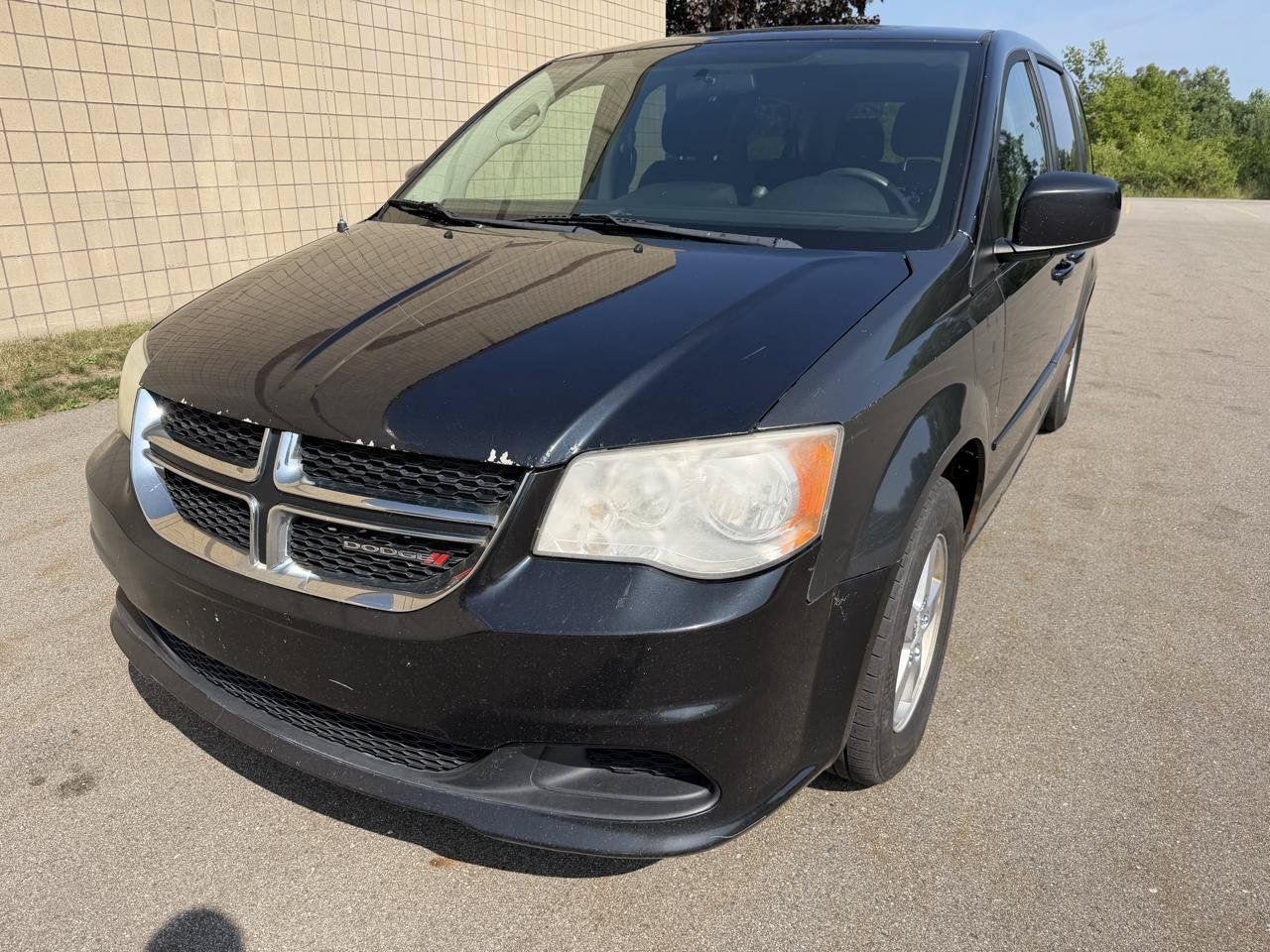 Used 2013 Dodge Grand Caravan SXT FWD image 1