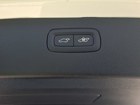 New 2026 Volvo XC90 T8 Ultra w/ Protection Package Premier AWD/4WD image 12