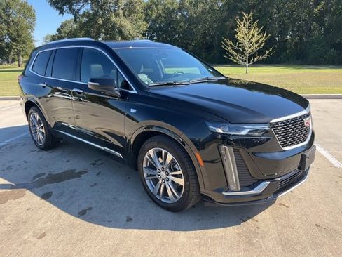 Used 2025 Cadillac XT6 Premium Luxury image 10