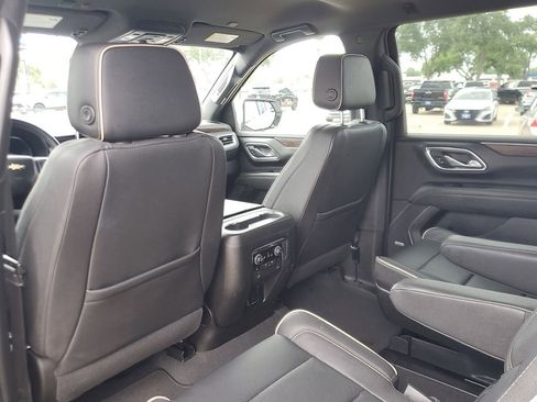 Used 2023 Chevrolet Suburban Premier RWD image 12