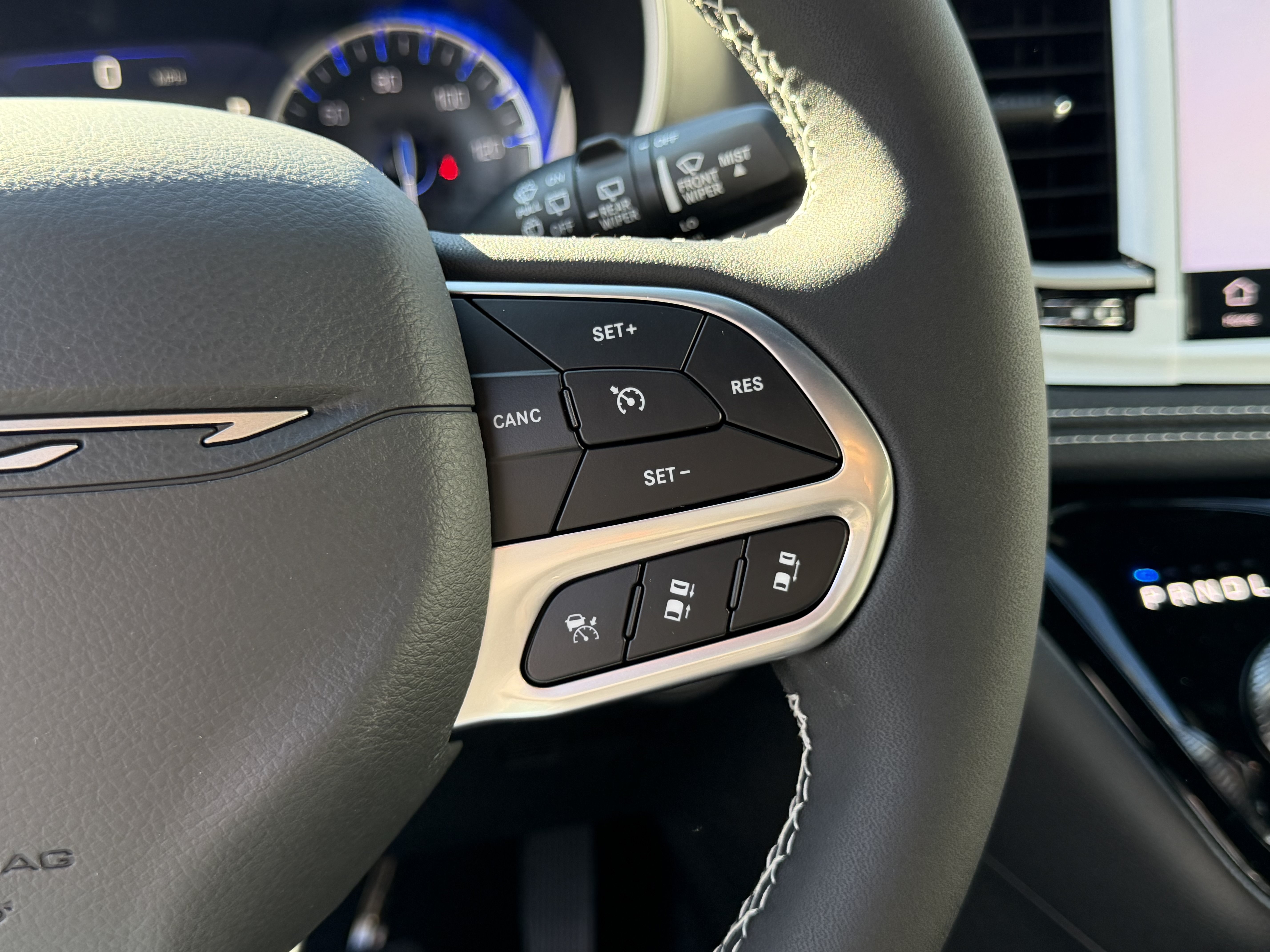 New 2027 Chrysler Pacifica Select FWD image 24
