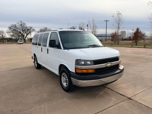 Used 2015 Chevrolet Express 2500 LT w/ LT Preferred Equipment Group image 19