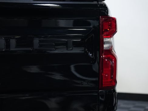 Used 2021 Chevrolet Silverado 1500 LT Trail Boss w/ Convenience Package II image 16