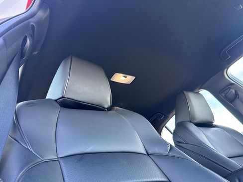 Used 2025 Toyota Corolla SE image 19