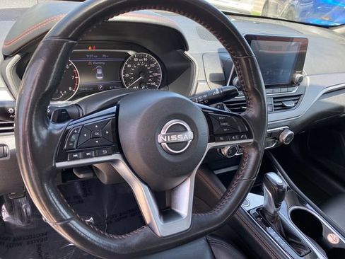 Used 2024 Nissan Altima 2.5 SR FWD image 12