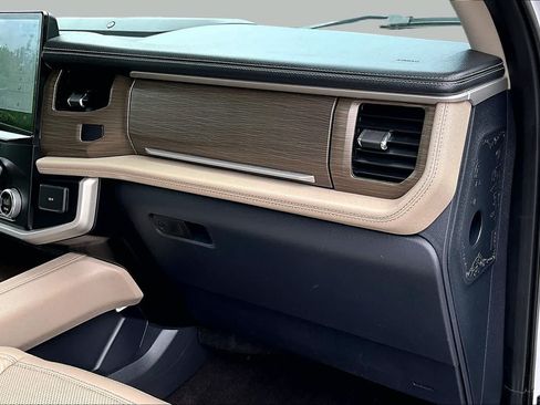 Certified 2023 Ford Expedition Limited AWD/4WD image 19
