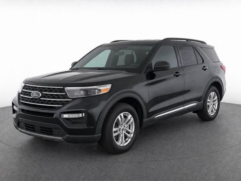 Used 2023 Ford Explorer XLT w/ Equipment Group 202A AWD/4WD image 1