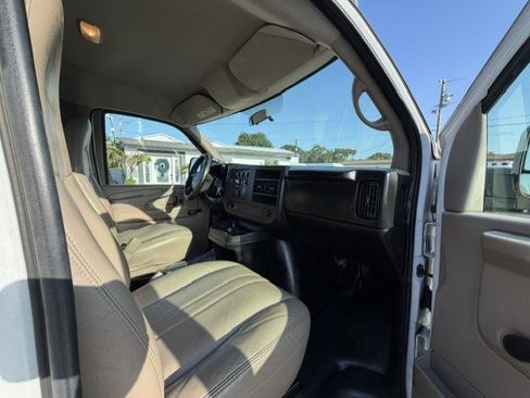 Used 2008 Chevrolet Express 3500 RWD image 21