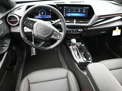 New 2026 Chevrolet Trax RS w/ Sunroof Package FWD image 11