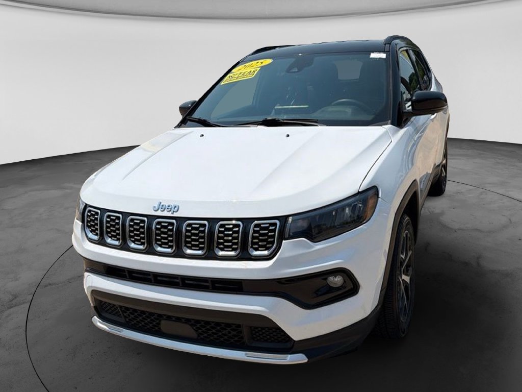 Used 2025 Jeep Compass Limited AWD/4WD image 5