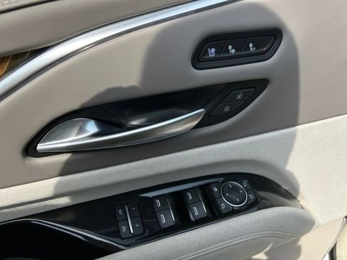 Used 2023 Cadillac Escalade Premium Luxury Platinum image 24