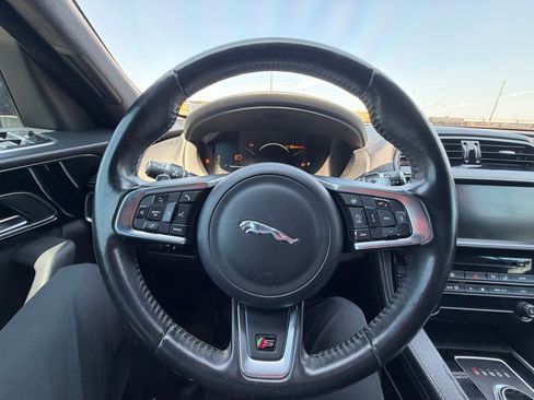 Used 2017 Jaguar F-PACE S AWD/4WD image 26