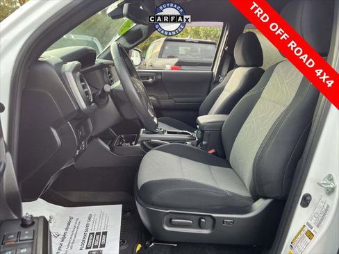 Certified 2022 Toyota Tacoma TRD Off-Road image 15