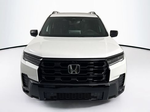 Used 2026 Honda Pilot Black Edition image 2