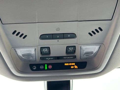 Used 2021 Buick Enclave Essence w/ Sport Touring Edition image 39