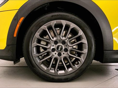 Certified 2025 MINI Cooper S image 8