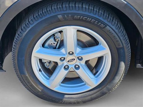 Used 2018 Ford Explorer XLT w/ Equipment Group 202A FWD image 26
