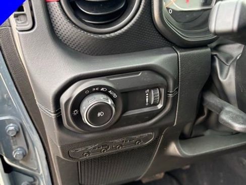 Used 2026 Jeep Wrangler Unlimited Rubicon AWD/4WD image 14