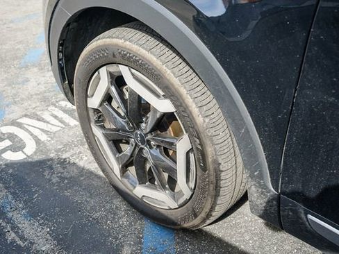 Certified 2025 Kia Telluride S image 10