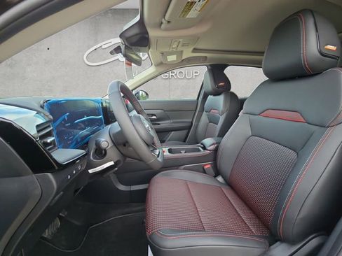 New 2026 Nissan Kicks SR FWD image 19