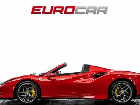 Used 2022 Ferrari F8 Tributo image 2