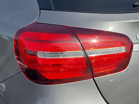 Used 2019 Mercedes-Benz GLA 250 4MATIC image 33