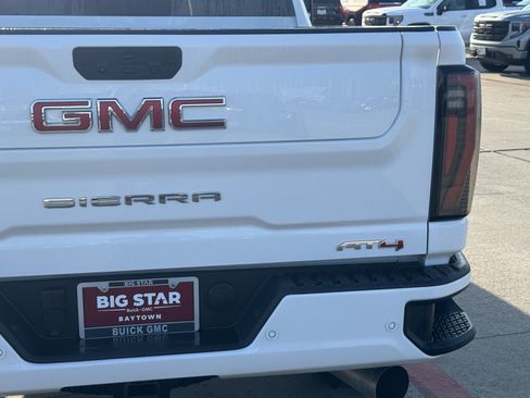 Used 2025 GMC Sierra 2500 AT4 AWD/4WD image 10