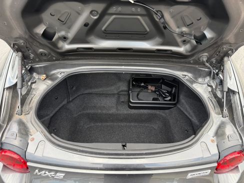 Used 2017 MAZDA MX-5 Miata RF Club RWD image 32