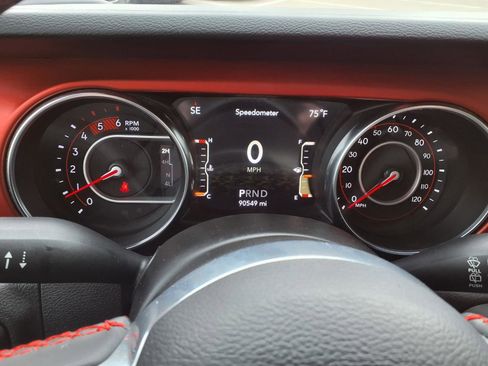 Used 2022 Jeep Wrangler Unlimited Rubicon w/ Steel Bumper Group AWD/4WD image 14