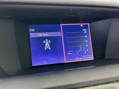 Used 2016 Lexus GS 200t image 16