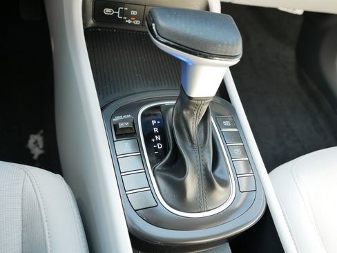 Used 2024 Hyundai Kona SE image 24