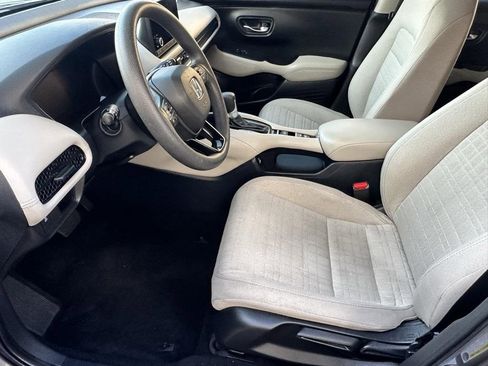 Used 2023 Honda HR-V LX image 6