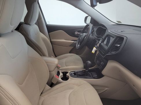 Used 2021 Jeep Cherokee Latitude w/ Mobile Office Group image 21