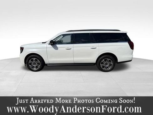 Used 2025 Ford Expedition Max Active RWD image 3