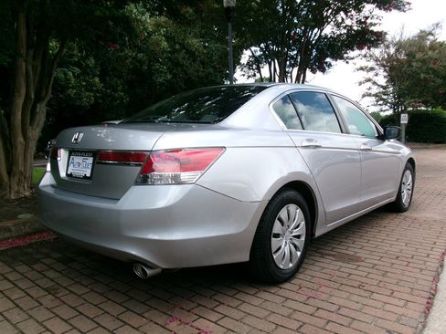 Used 2012 Honda Accord LX image 7